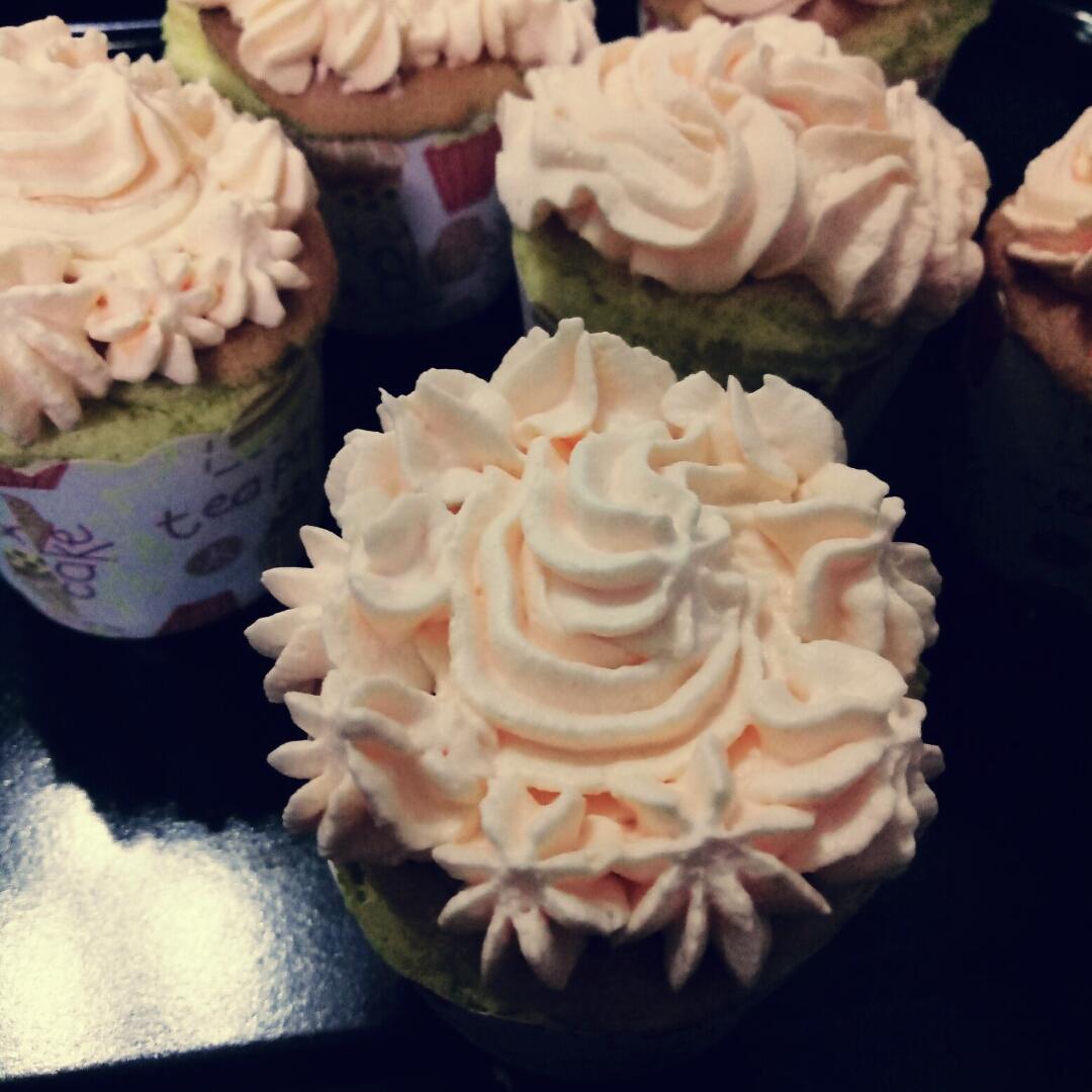 鲜奶油戚风杯子蛋糕（纸杯蛋糕）