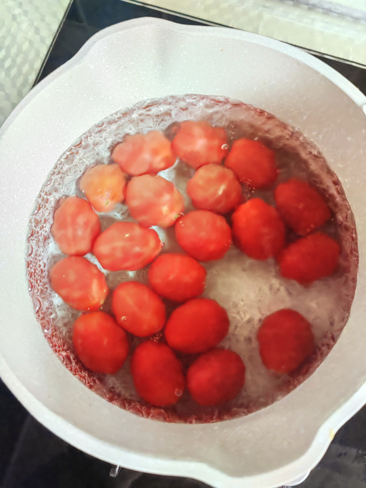 酸酸甜甜的蜜汁小蕃茄的做法 步骤3