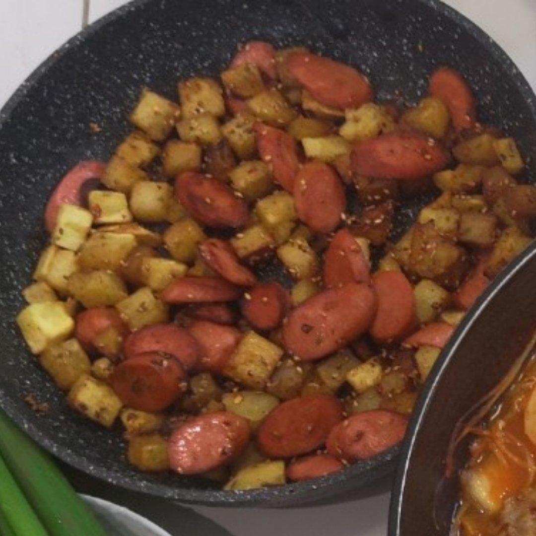 香辣过瘾的孜然土豆火腿，比路边摊还好吃
