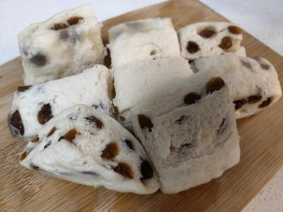 牛奶大枣葡萄干馒头