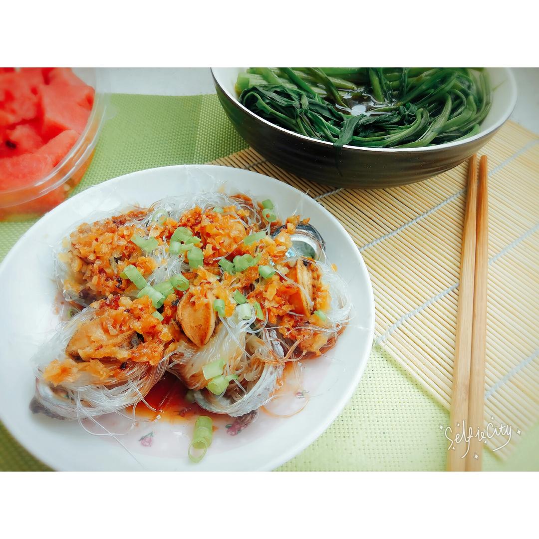 蒜蓉粉丝蒸鲍鱼