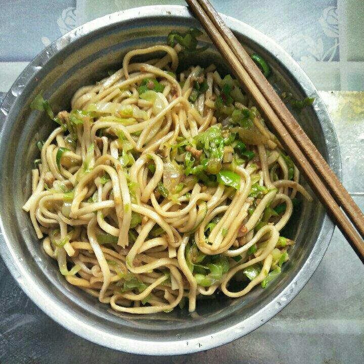 肉丝包菜炒面（学会能去开店）