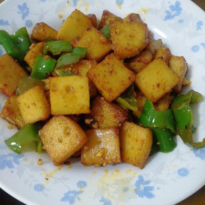 孜然辣炒鱼豆腐