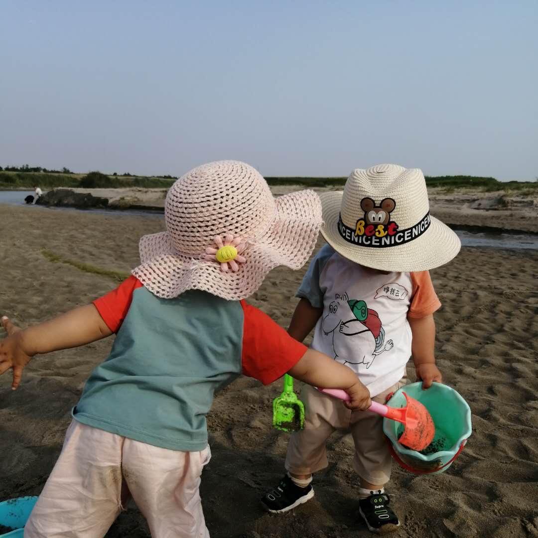 彼此的陌生掩饰了