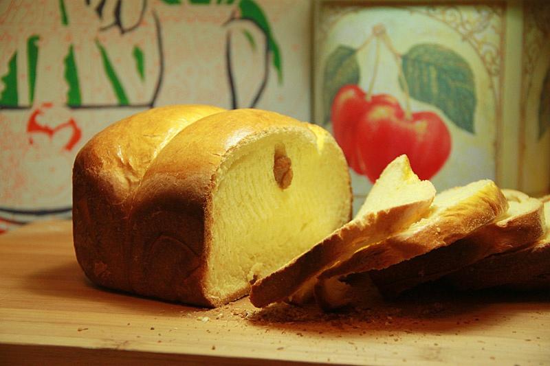 超级好吃的原味面包（面包机版）的做法