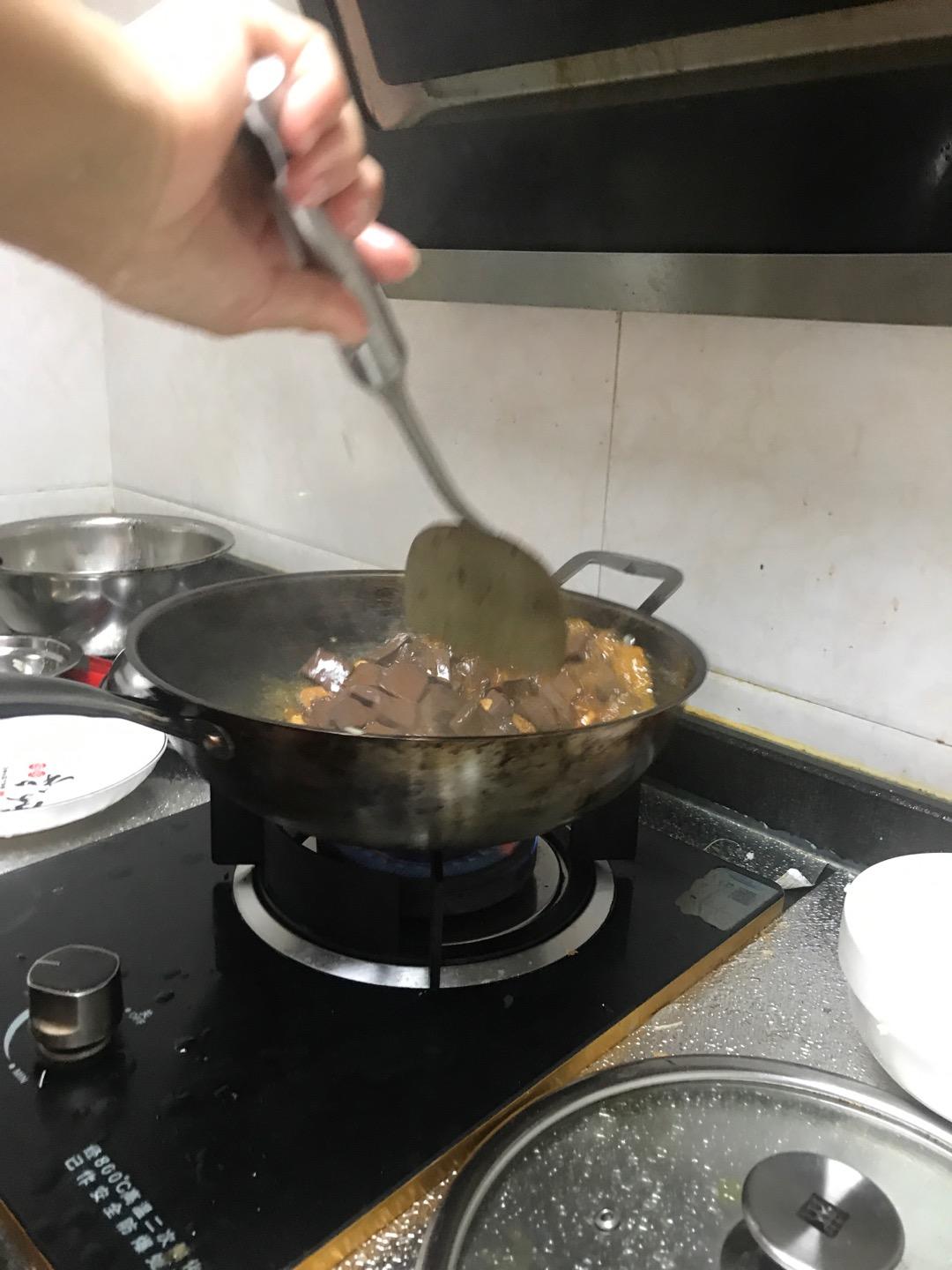 爆炒猪血