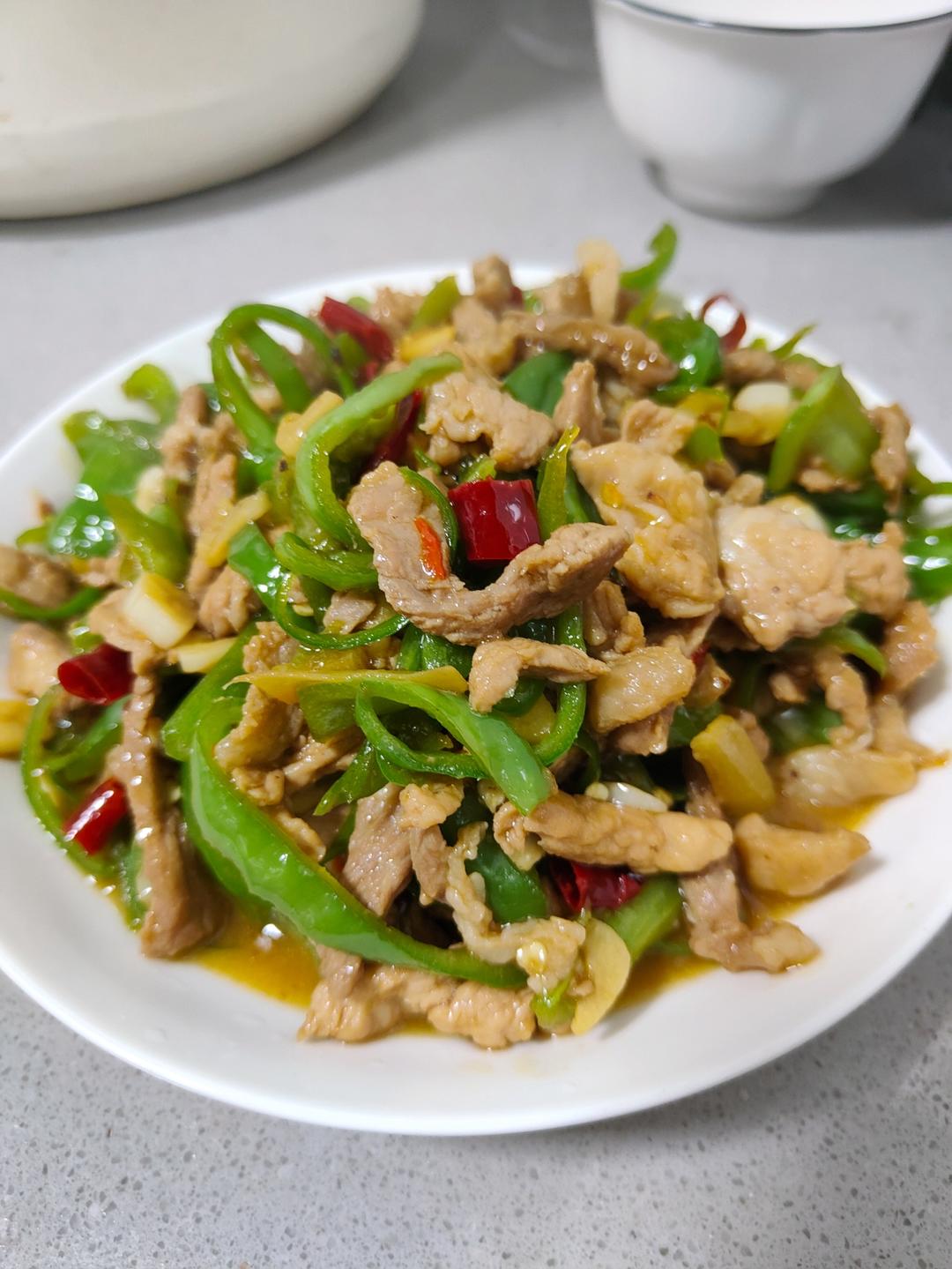 ‼️好吃到舔盘的青椒肉丝盖浇饭