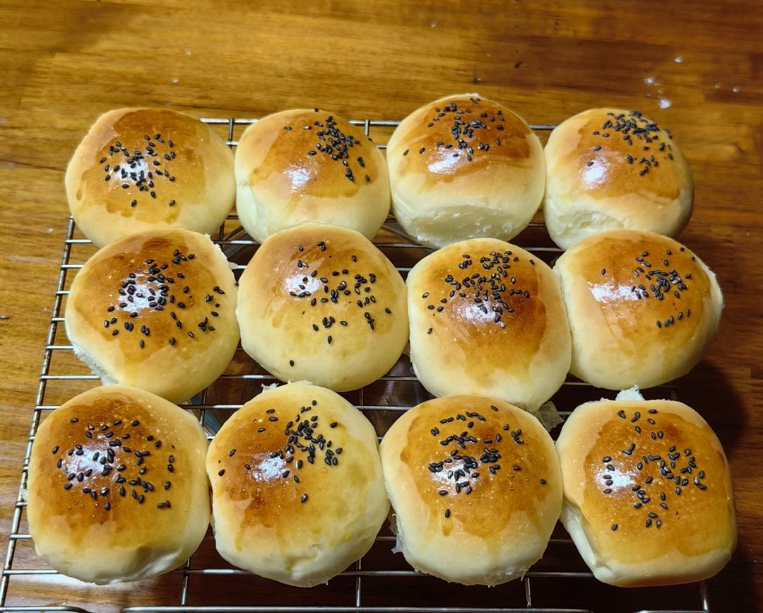 超软的酸奶小餐包