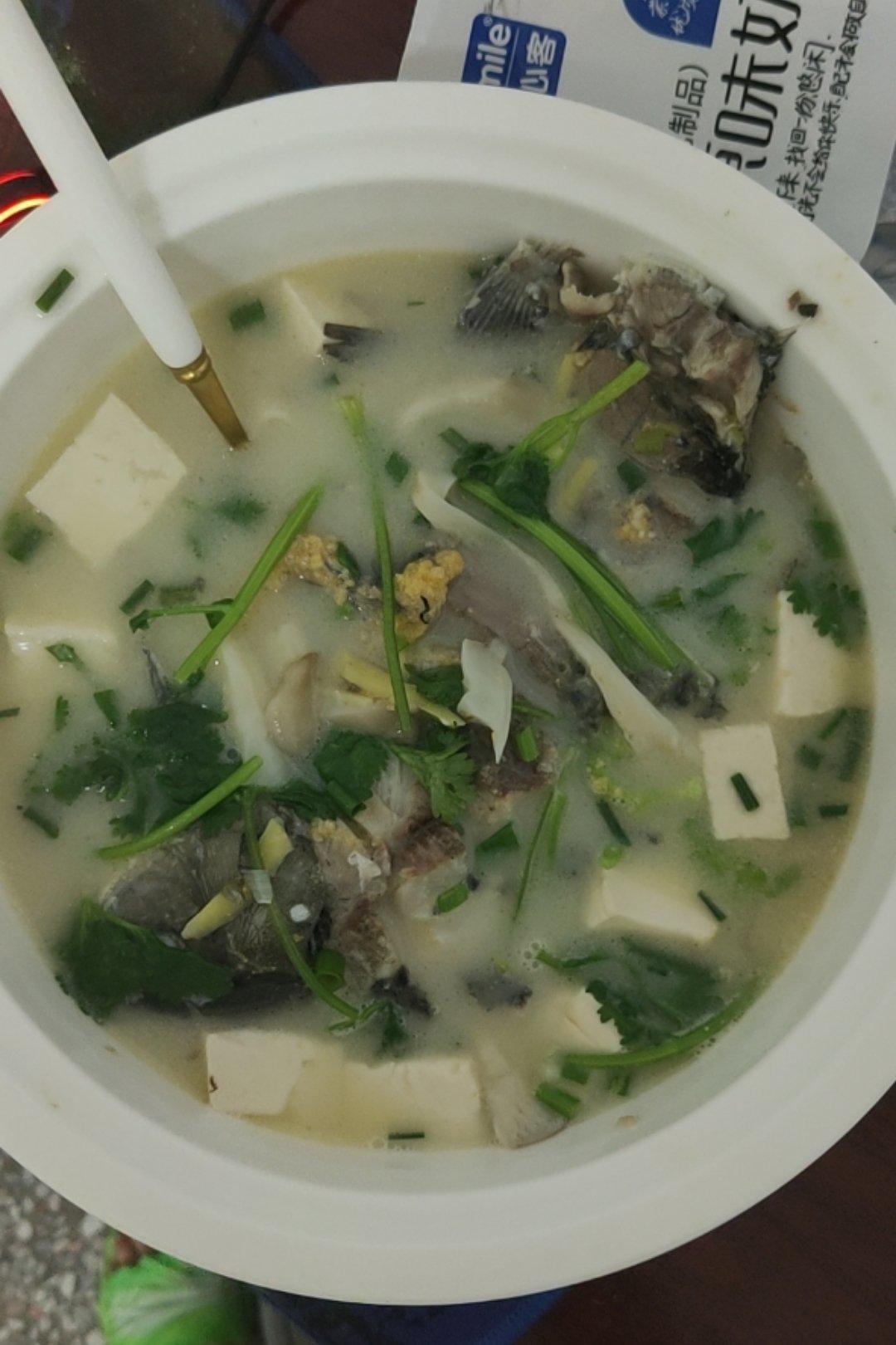 奶白鲫鱼豆腐汤|一条鱼最后的温柔
