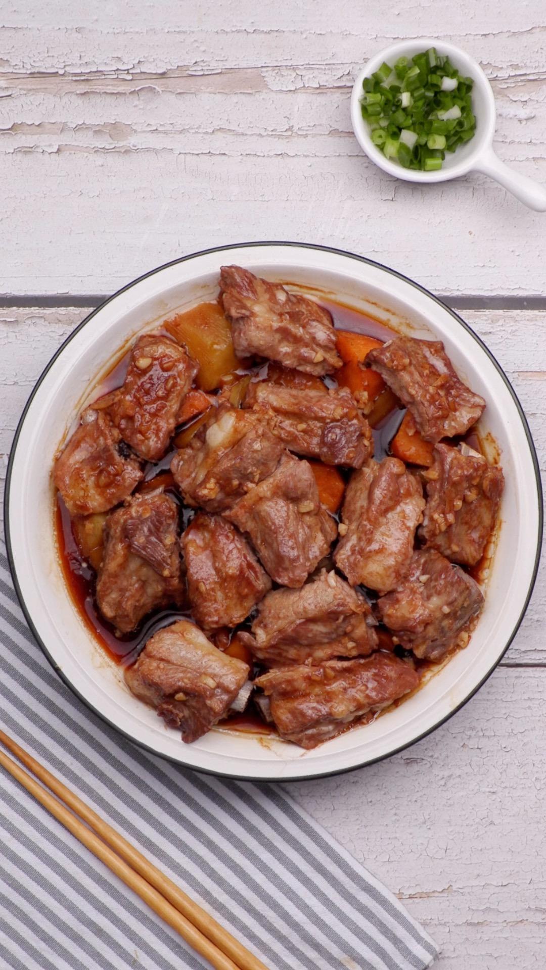 红薯土豆蒸排骨的做法