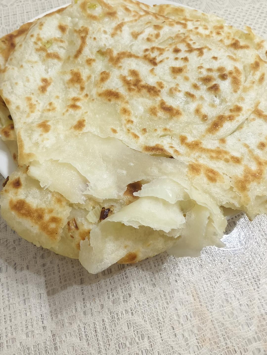 家常葱油饼 柔软多层 凉了也不硬 附细节视频详解