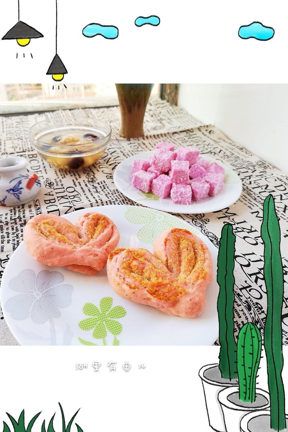 心形火龙果椰蓉面包