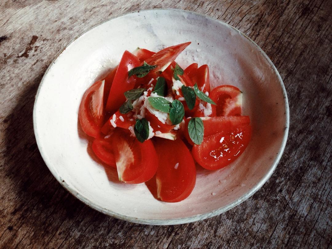 泆西红柿 简单夏日凉菜的做法