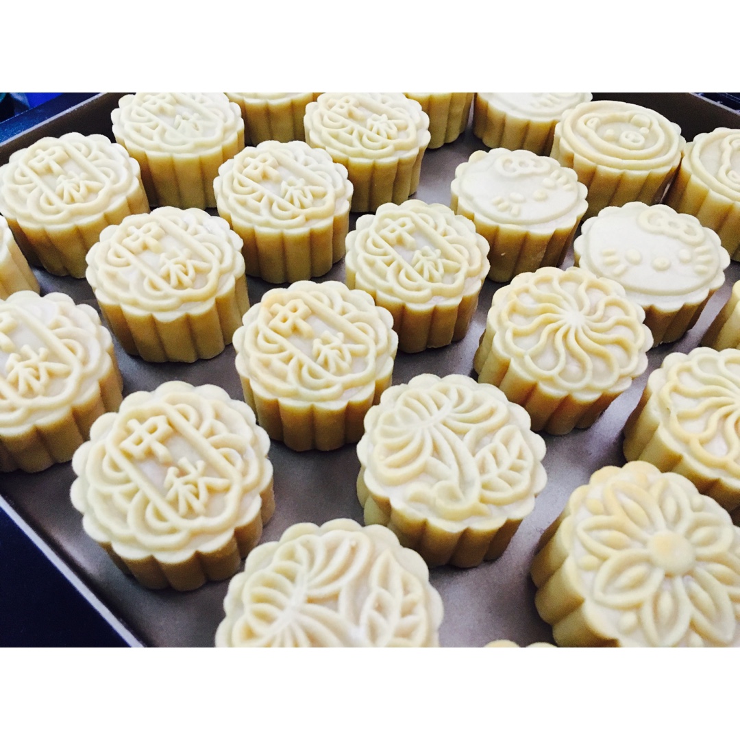 广式月饼——蛋黄莲蓉月饼