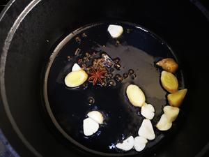 番茄炖牛腩(铸铁锅)的做法 步骤4