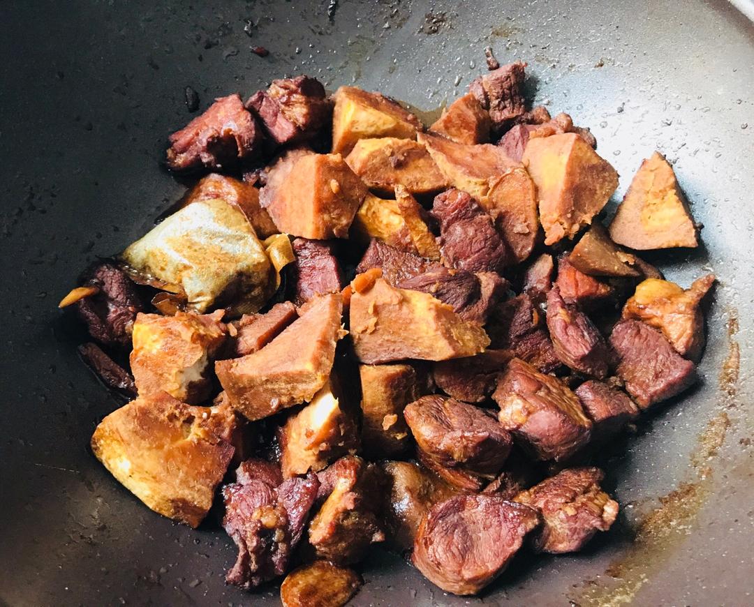 芋头烧肉