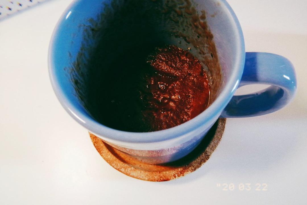 三分钟的巧克力马克杯蛋糕（微波炉版）