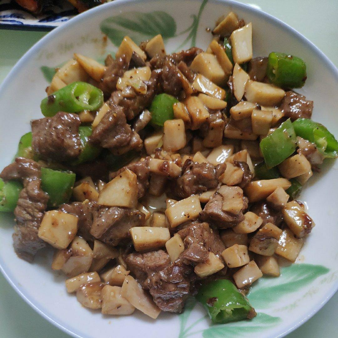 黑椒杏鲍菇牛肉粒
