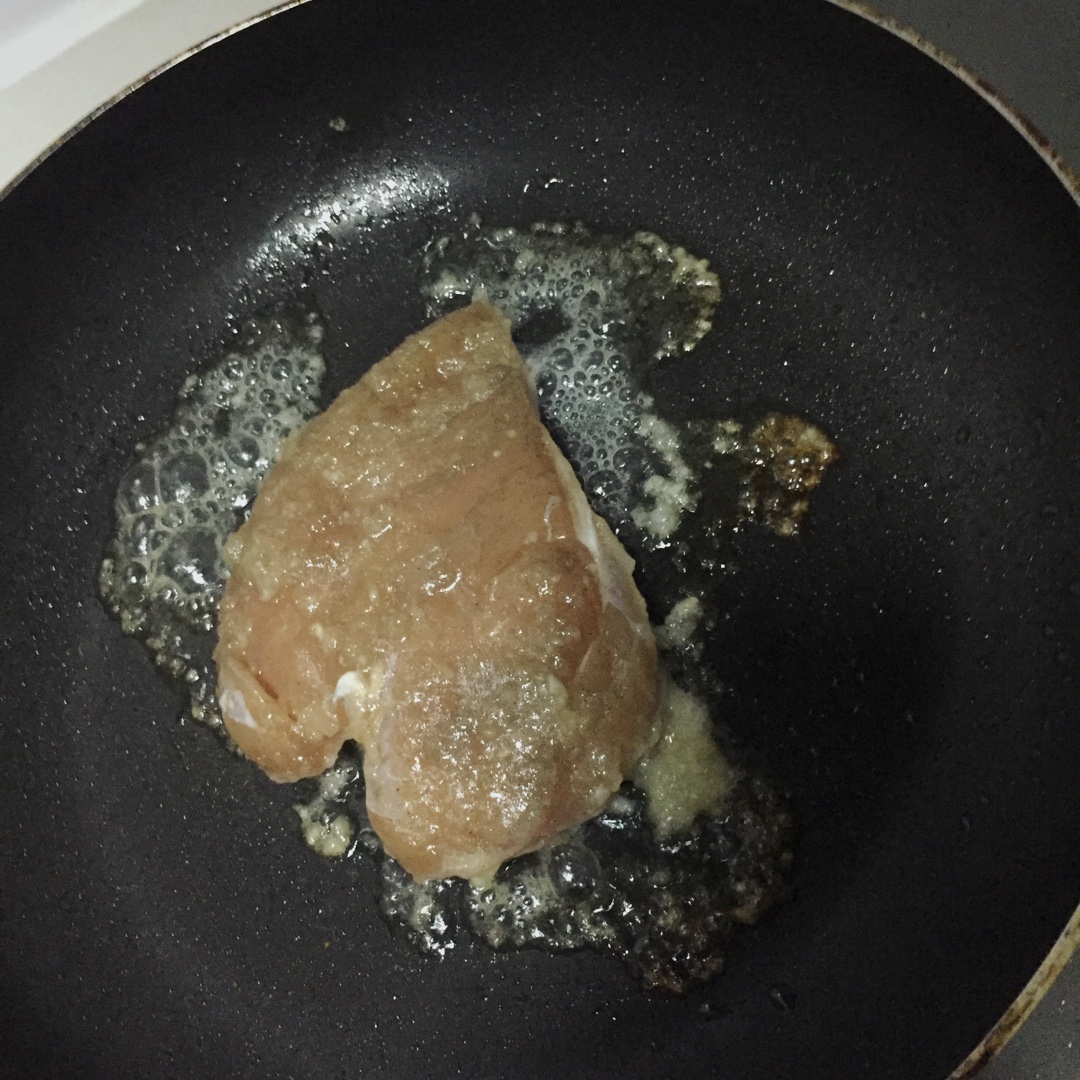 酷炫屌炸天好吃的煎鸡胸肉（香蒜蜂蜜煎鸡胸肉）