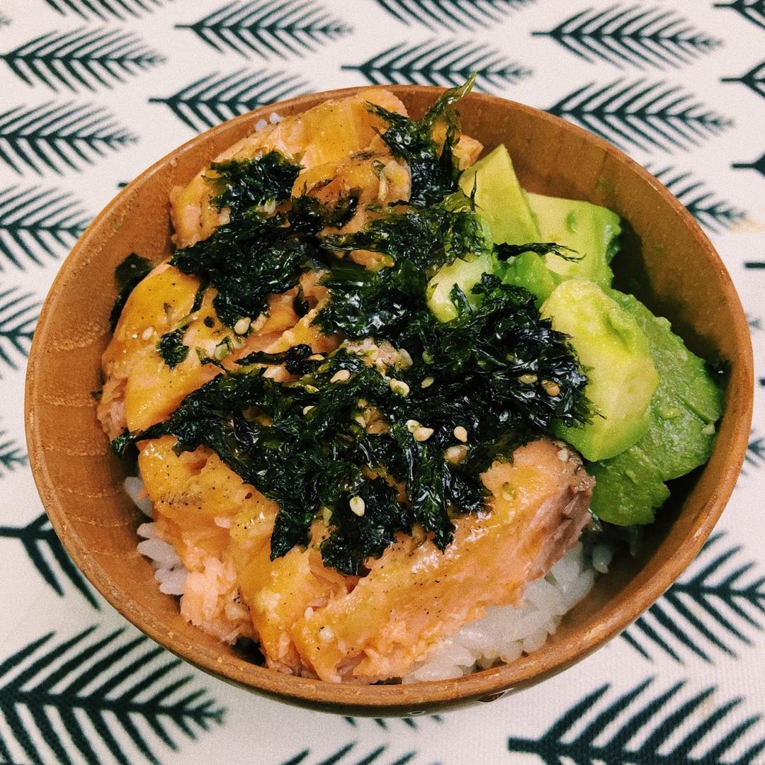 三文鱼牛油果照烧饭