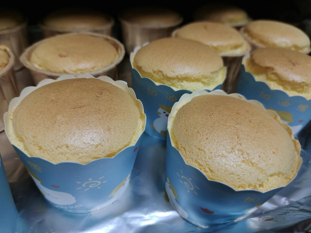 超好吃的纸杯蛋糕