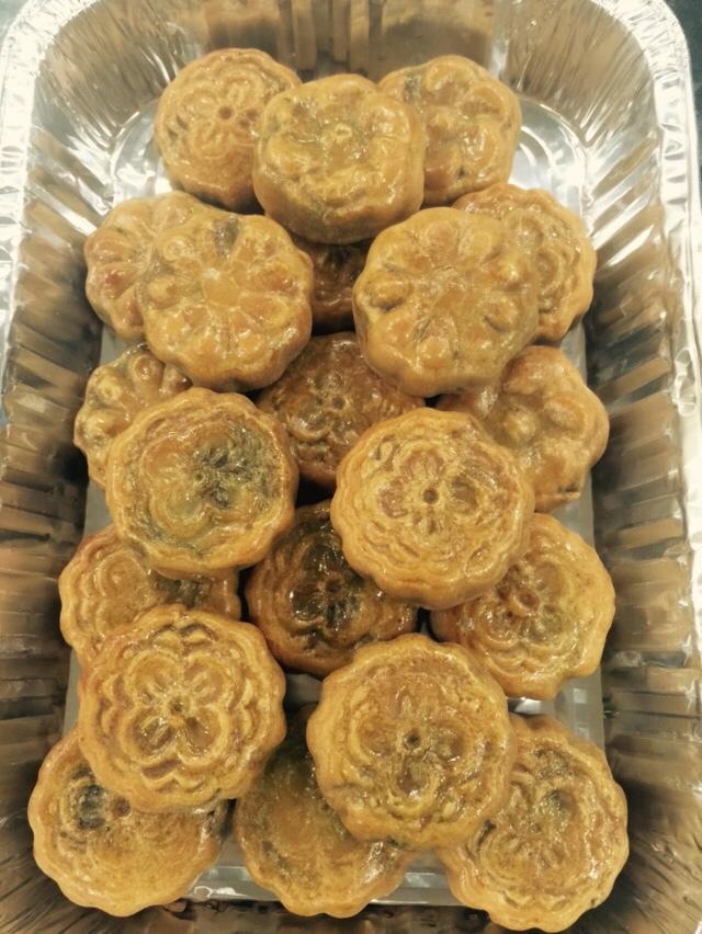 广式月饼—蛋黄莲蓉月饼