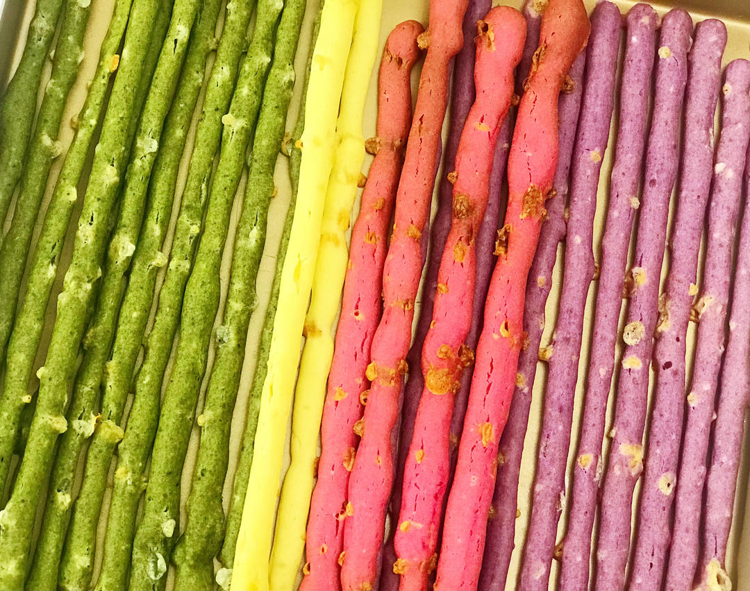 非油炸、非膨化，一次解锁四种口味，最重要的是有了高比克80S，还可以实现多层同烤，真的太幸福了！咬一口脆，芝香浓郁，好吃到停不下来，简直是追剧必备零嘴芝士脆脆棒[话题]零食[话题]宝宝辅食[话题]