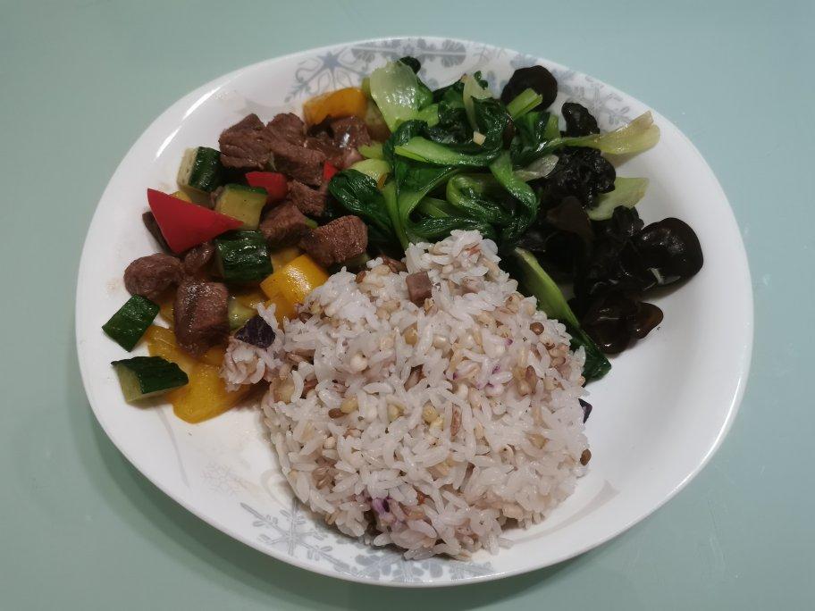 彩椒牛肉粒