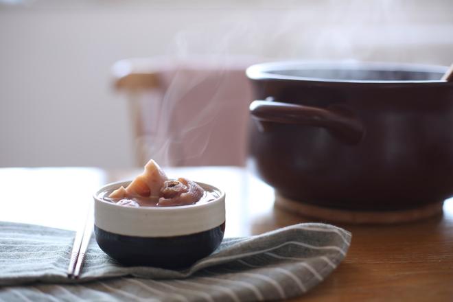 月子菜：花生莲藕猪蹄汤的做法