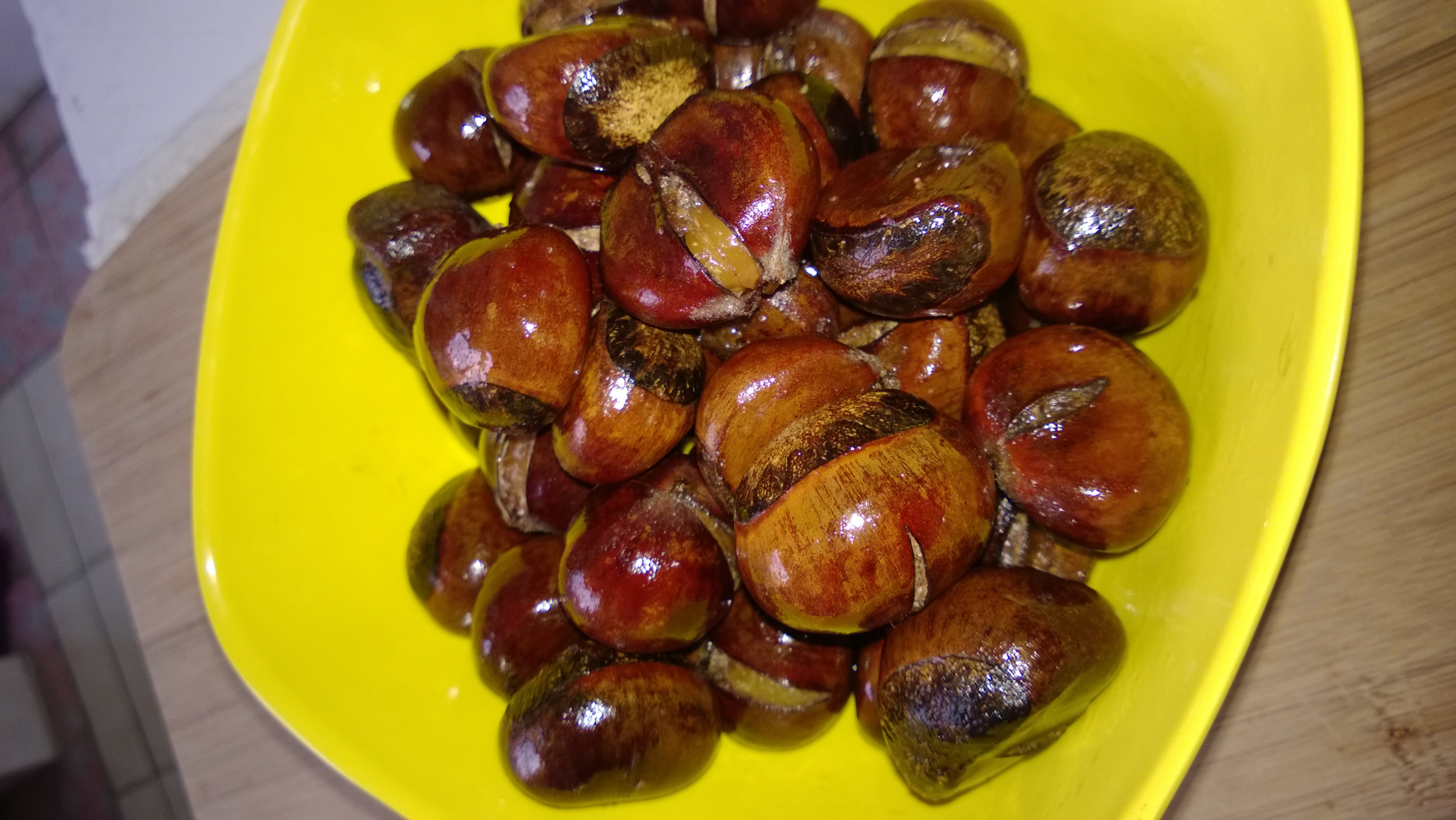 慵懒美丽的栗子