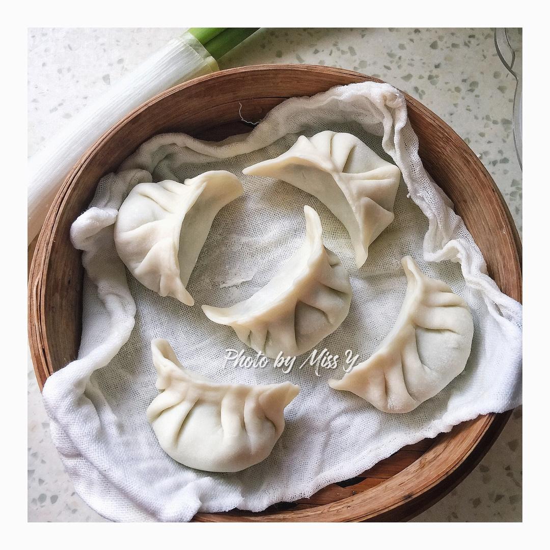 猪肉大葱烫面蒸饺