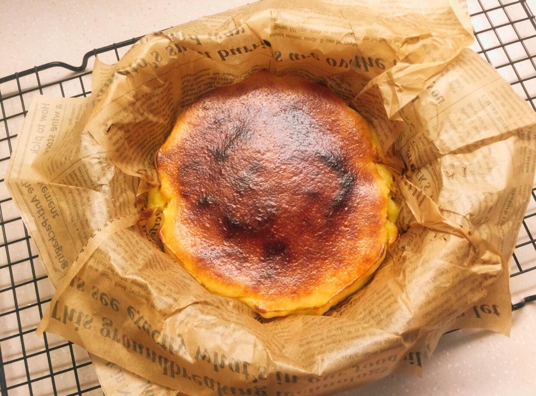 “烧伤”的奶酪蛋糕Burnt cheese cake