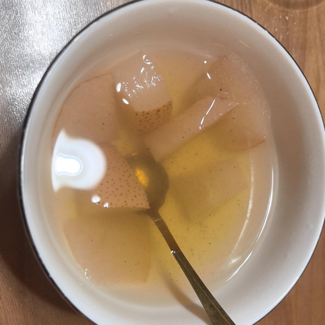 冰糖炖雪梨（止咳化痰）