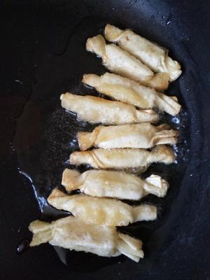 炸馄饨皮（解决多余馄饨皮）的做法 步骤6