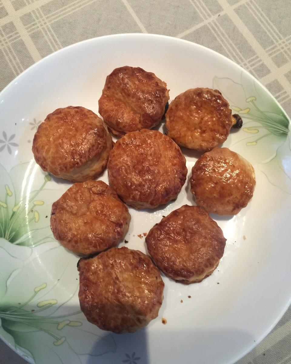【视频】3分钟 奶油司康Scone(可能是世界上最快手的司康) 消耗淡奶油～