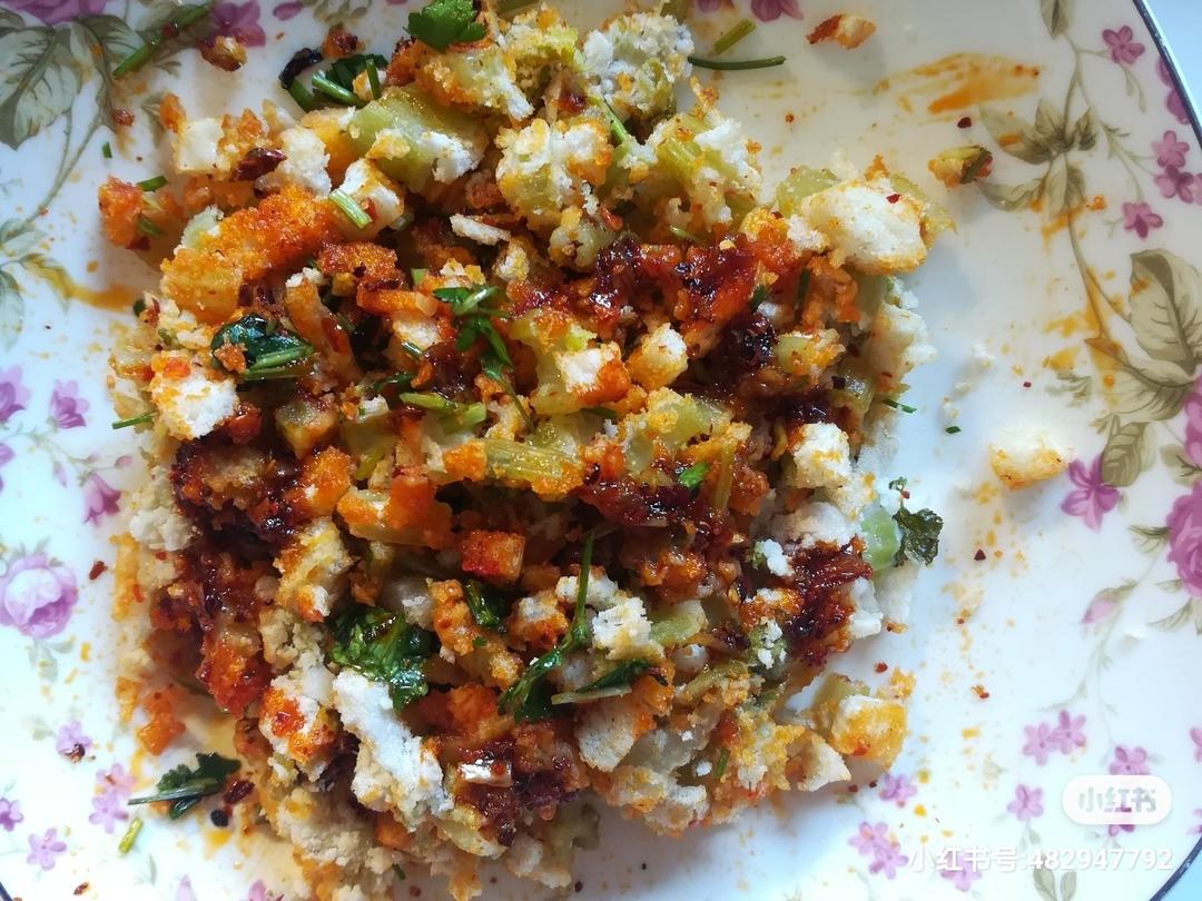 西芹的花样吃法〈西芹馍麦饭〉的做法