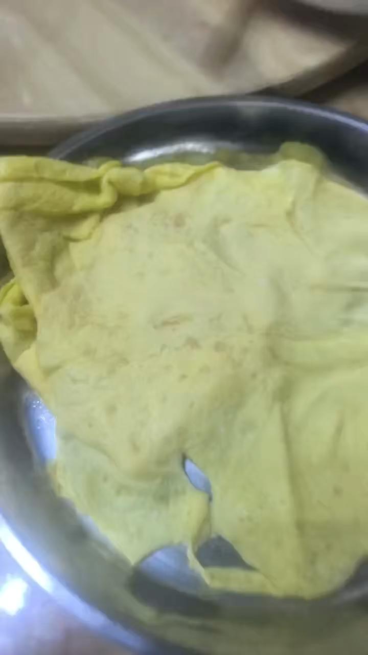 鸡蛋薄饼，豆腐皮黄瓜胡萝卜丝调菜