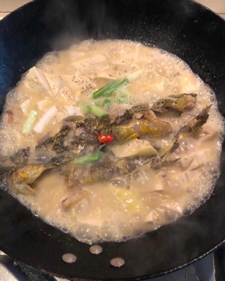 全家人最爱的快手菜—黄辣丁炖豆腐
