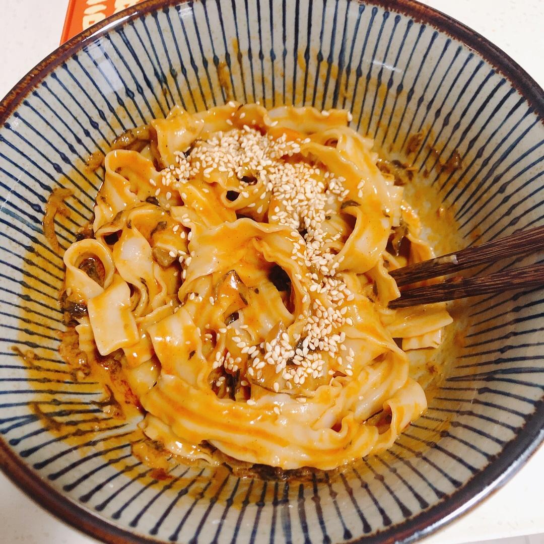 拉面说脆脆肉酥拌面