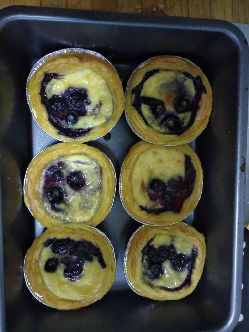 好吃哭～超快手比KFC豪华版蓝莓爆浆蛋挞