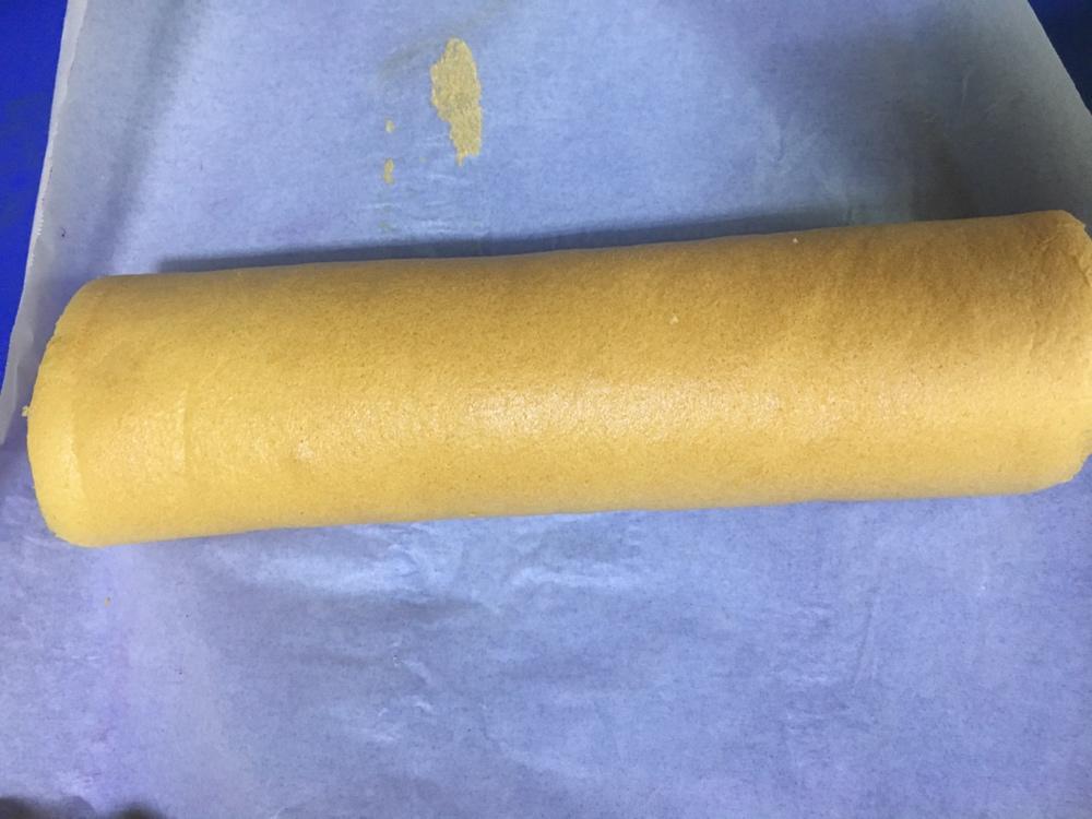 草莓酱蛋糕卷