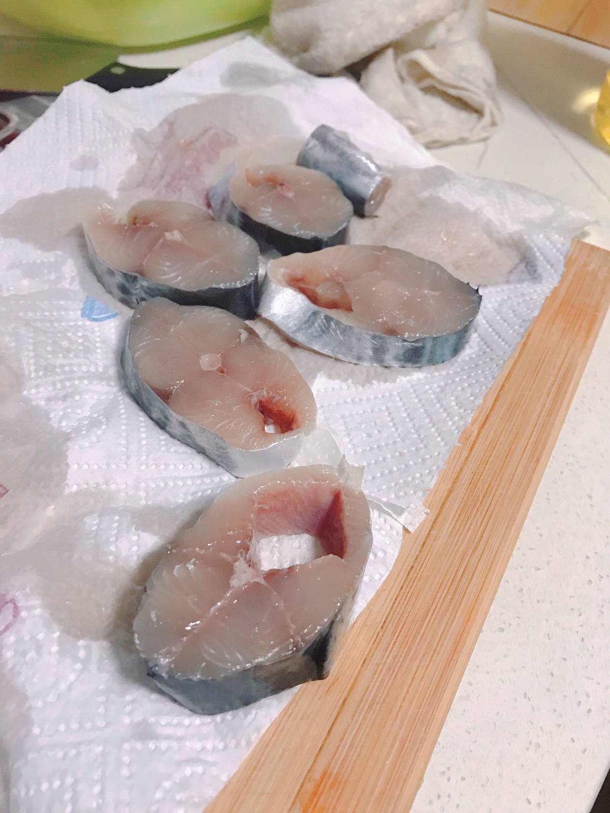 沙氏熏鲅鱼的做法 步骤1