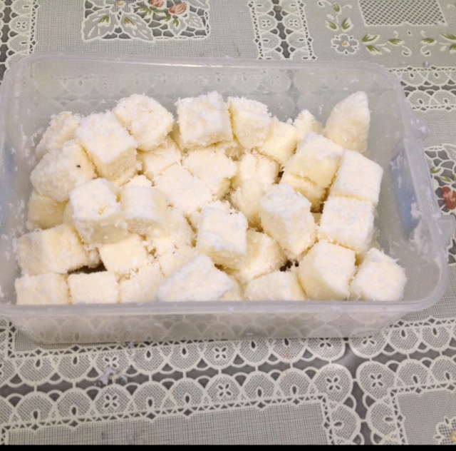 椰丝牛奶小方糕