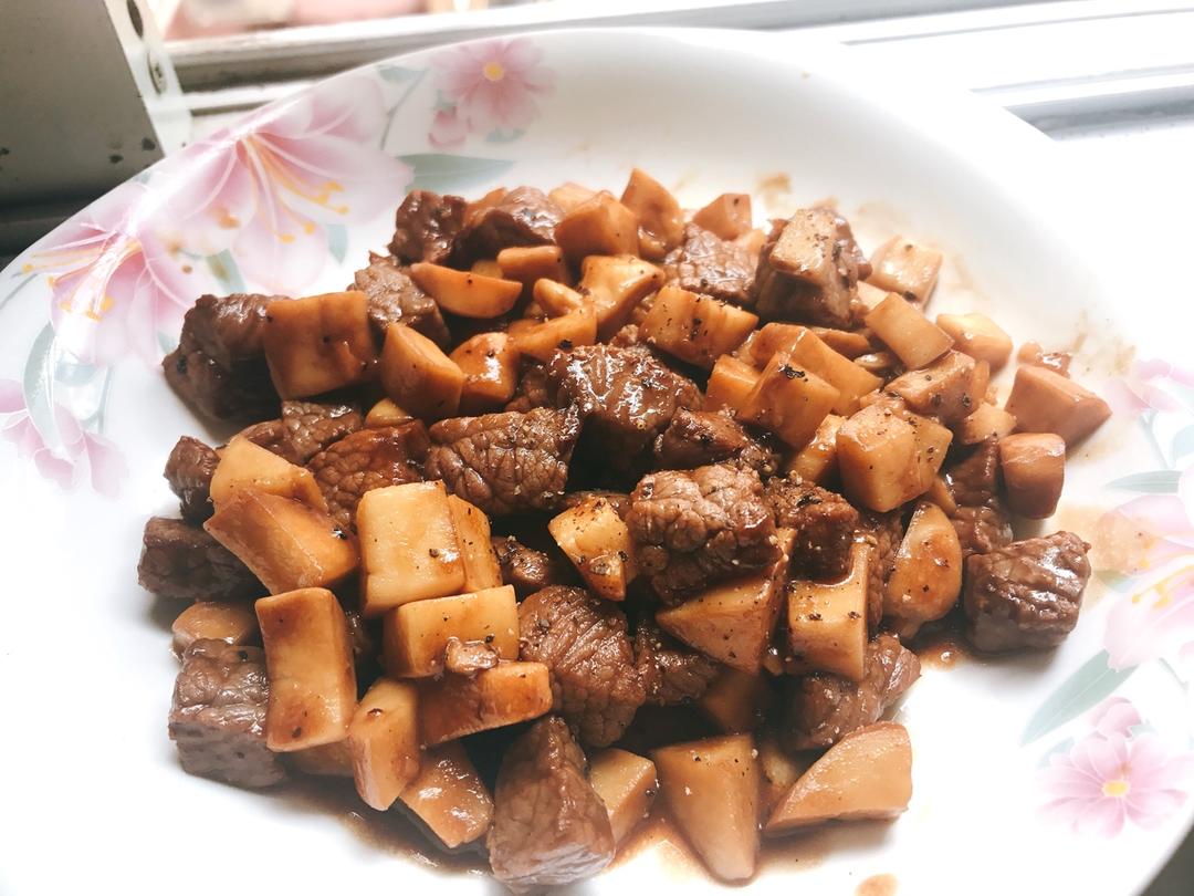 黑椒杏鲍菇牛肉粒