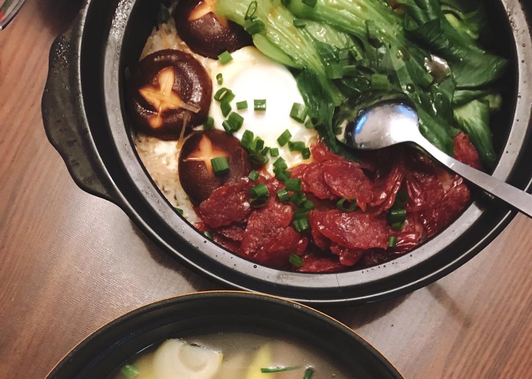 香肠煲仔饭