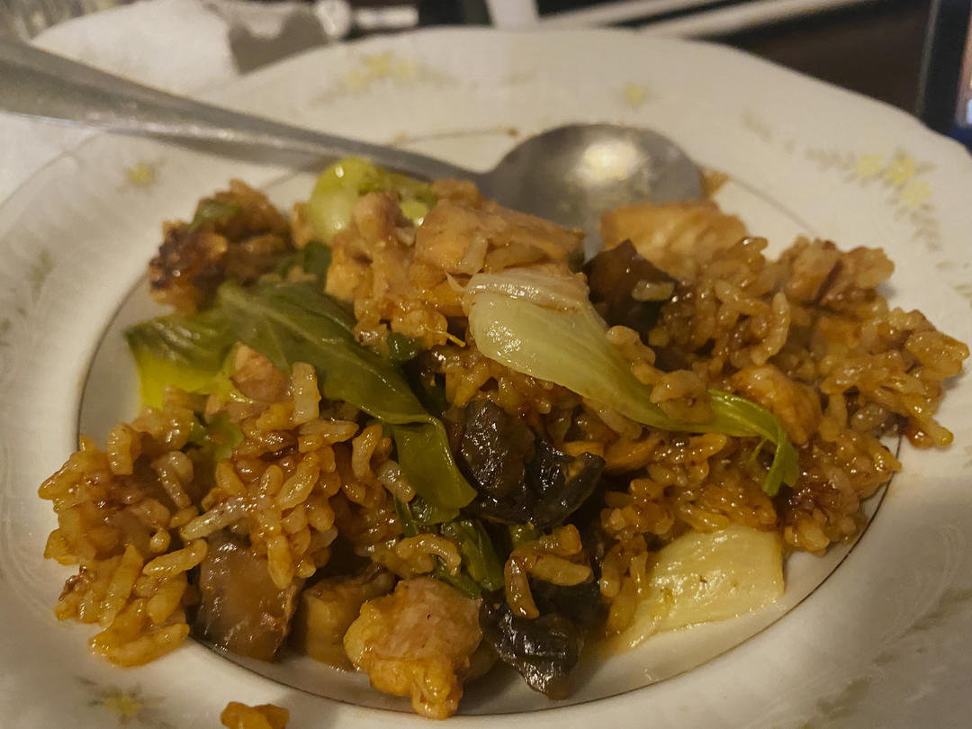 辣妹美食｜第二十六集 ㊙️香菇鸡腿焖饭🍗