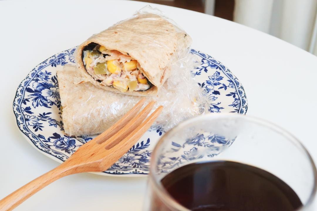 金枪鱼玉米蛋皮紫菜卷