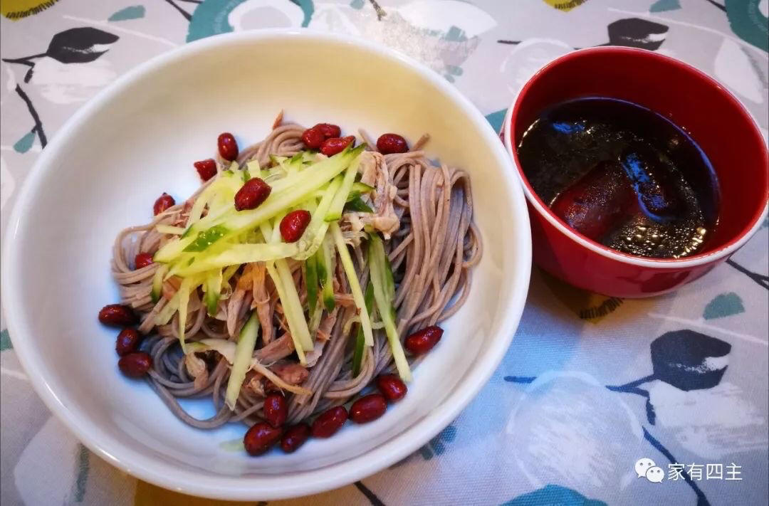 鸭丝荞麦冷面
