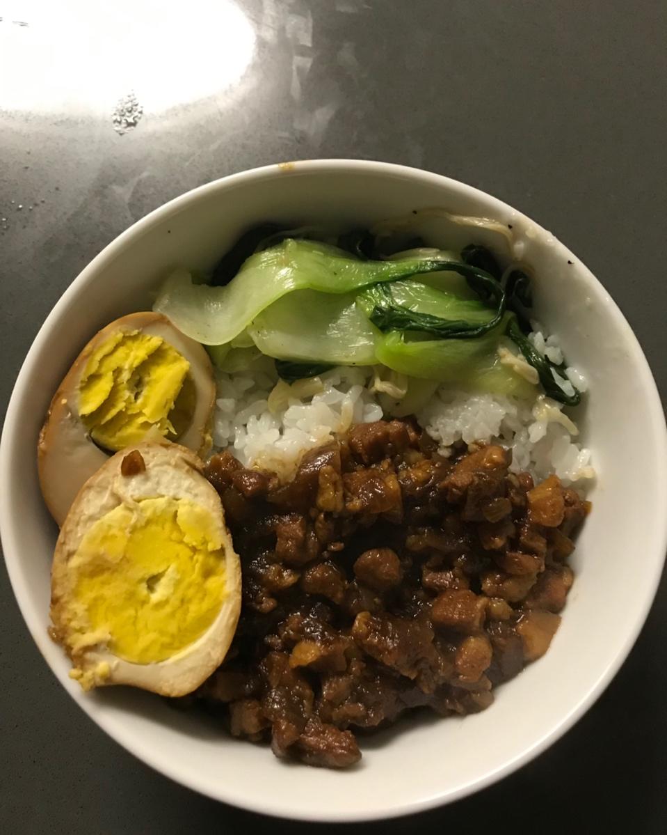 洋葱酥卤肉饭