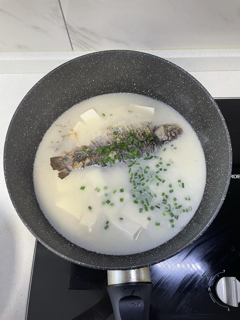 奶白鲫鱼豆腐汤|一条鱼最后的温柔